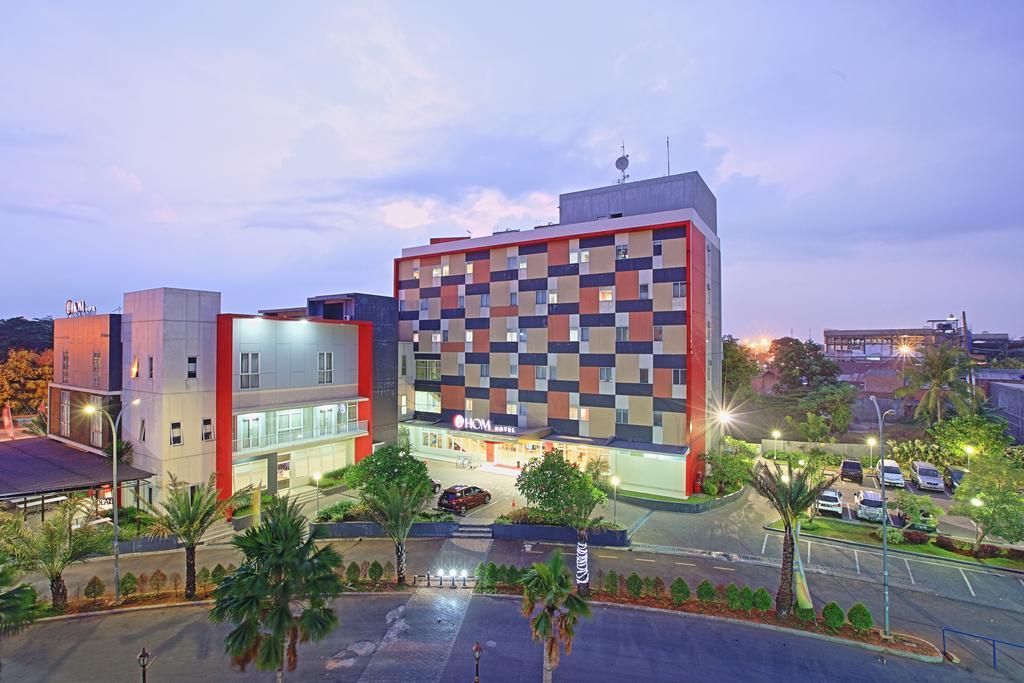 Metland Hotel Bekasi Exterior foto
